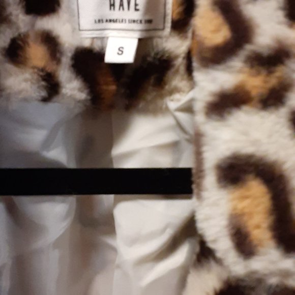HAVE SNOW LEOPARD PRINY FAUX FUR JACKET - Picture 2 of 4